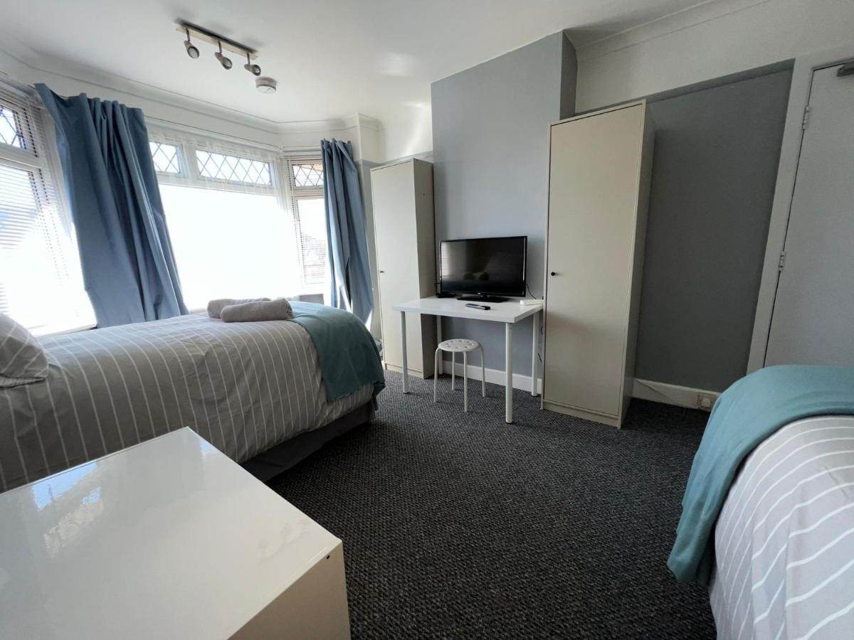 Shirley House 4, Guest House, Self Catering, Self Check In With Smart Locks, Use Of Fully Equipped Kitchen, Close To City Centre, Ideal For Longer Stays, Excellent Transport Links Southampton Eksteriør bilde