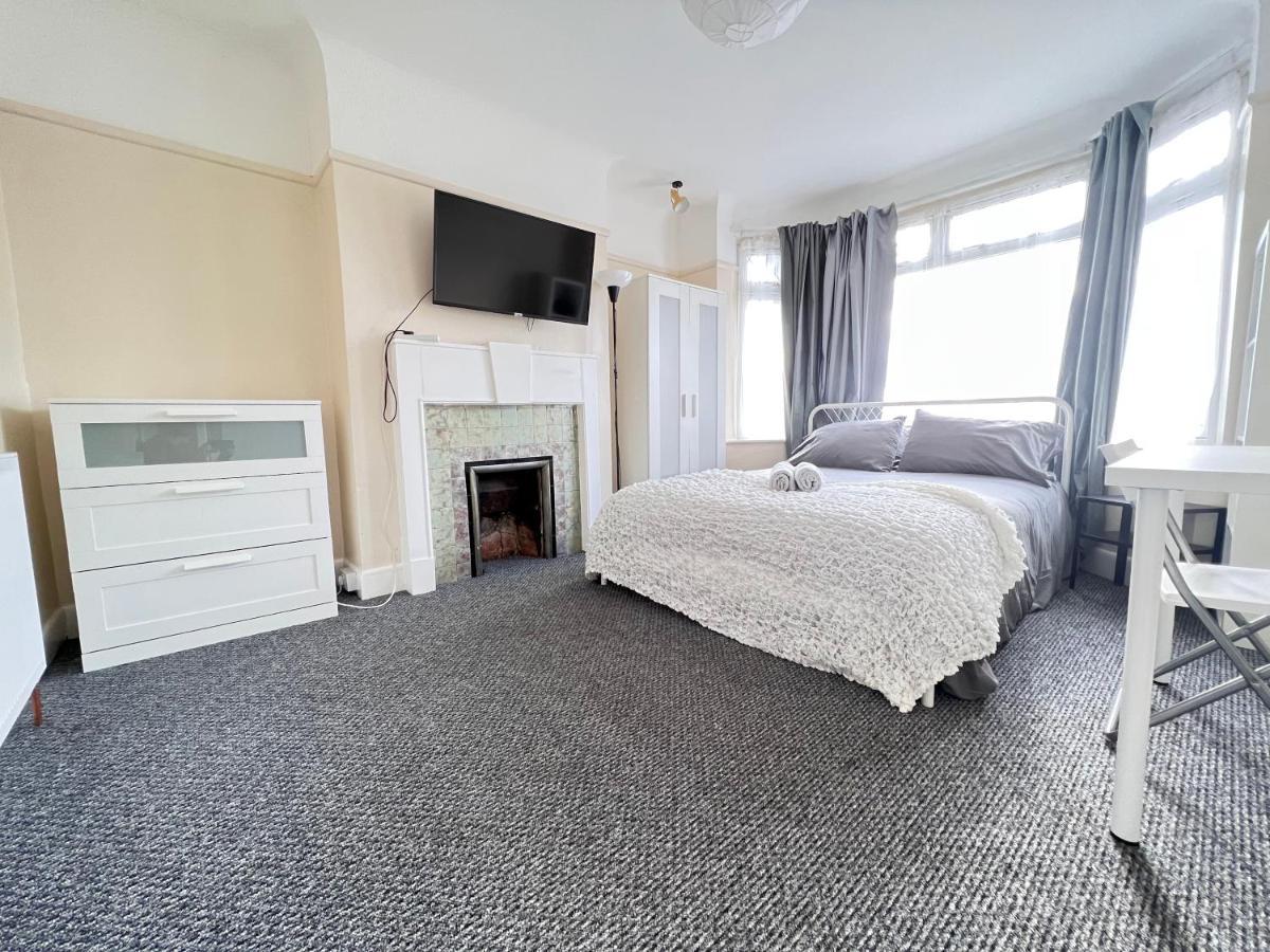 Shirley House 4, Guest House, Self Catering, Self Check In With Smart Locks, Use Of Fully Equipped Kitchen, Close To City Centre, Ideal For Longer Stays, Excellent Transport Links Southampton Eksteriør bilde