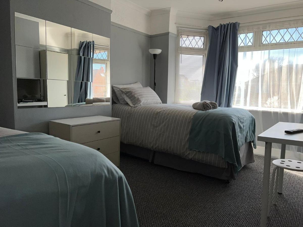 Shirley House 4, Guest House, Self Catering, Self Check In With Smart Locks, Use Of Fully Equipped Kitchen, Close To City Centre, Ideal For Longer Stays, Excellent Transport Links Southampton Eksteriør bilde