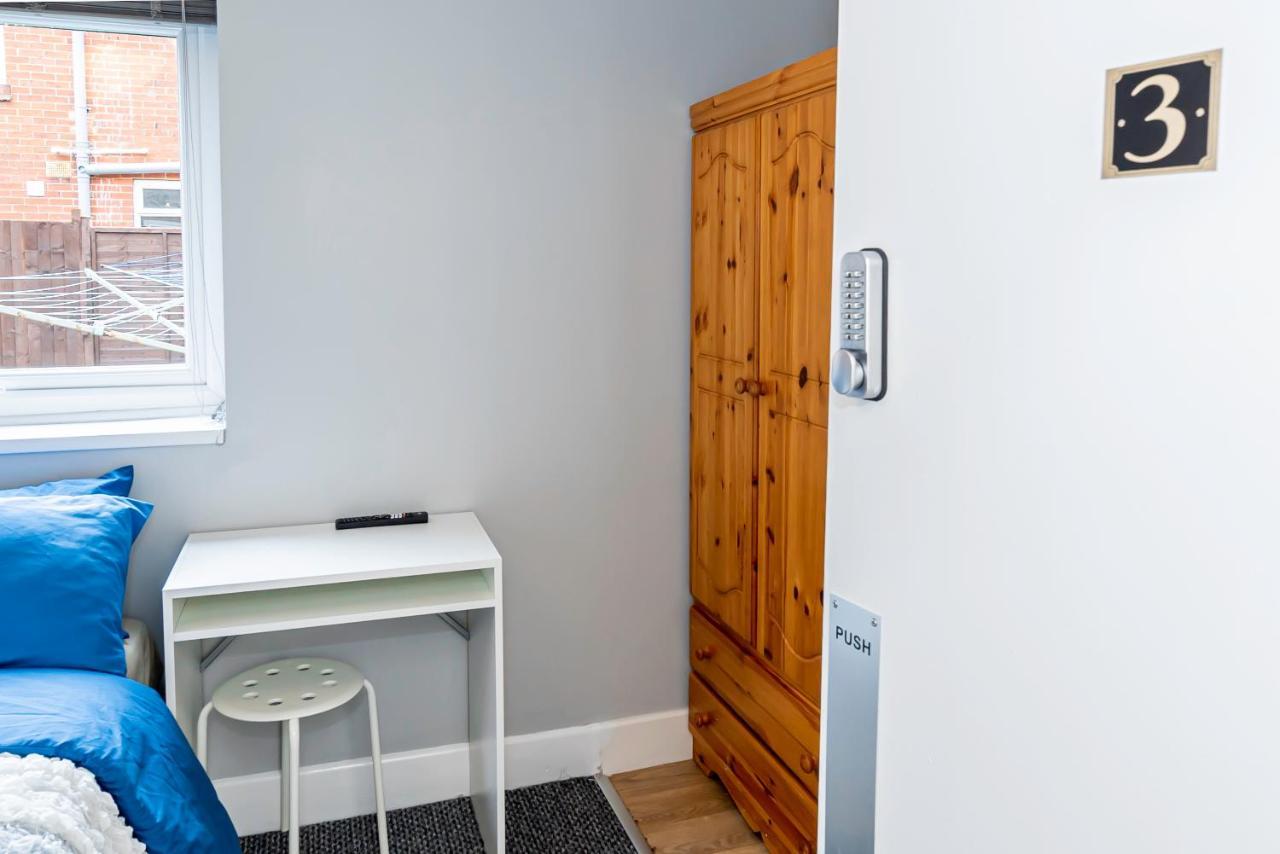 Shirley House 4, Guest House, Self Catering, Self Check In With Smart Locks, Use Of Fully Equipped Kitchen, Close To City Centre, Ideal For Longer Stays, Excellent Transport Links Southampton Eksteriør bilde