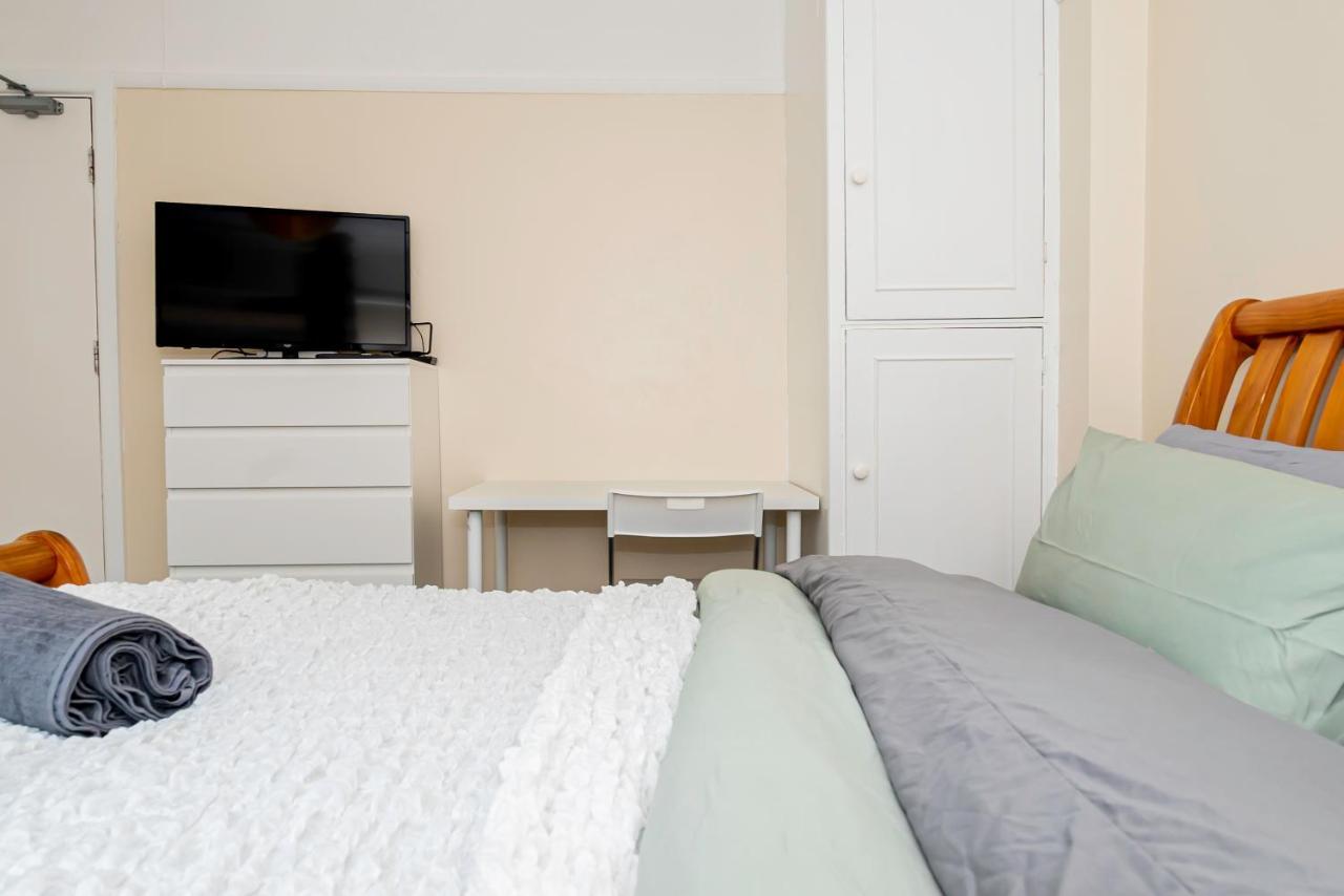 Shirley House 4, Guest House, Self Catering, Self Check In With Smart Locks, Use Of Fully Equipped Kitchen, Close To City Centre, Ideal For Longer Stays, Excellent Transport Links Southampton Eksteriør bilde