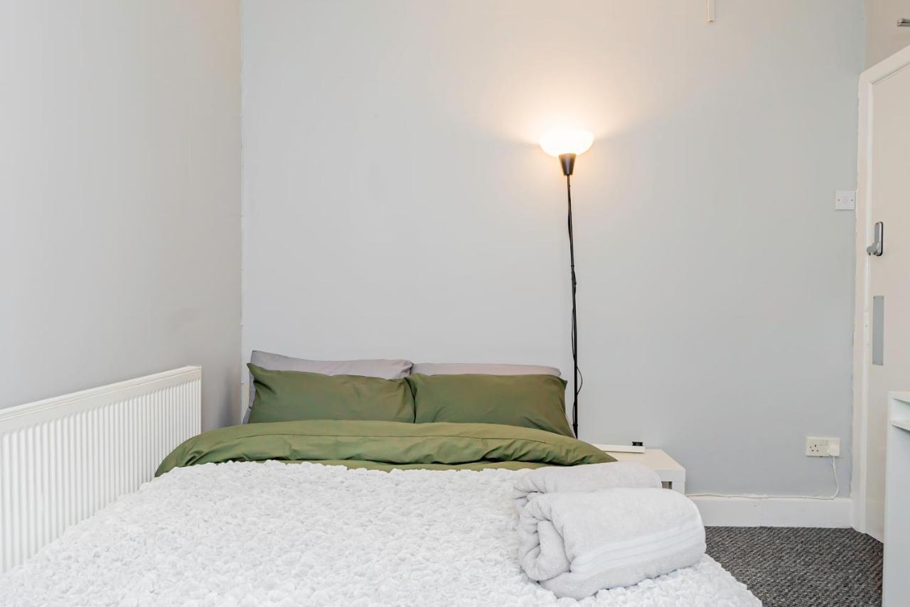 Shirley House 4, Guest House, Self Catering, Self Check In With Smart Locks, Use Of Fully Equipped Kitchen, Close To City Centre, Ideal For Longer Stays, Excellent Transport Links Southampton Eksteriør bilde