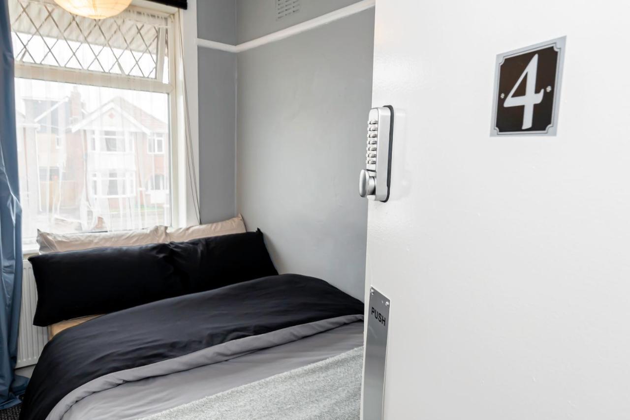 Shirley House 4, Guest House, Self Catering, Self Check In With Smart Locks, Use Of Fully Equipped Kitchen, Close To City Centre, Ideal For Longer Stays, Excellent Transport Links Southampton Eksteriør bilde