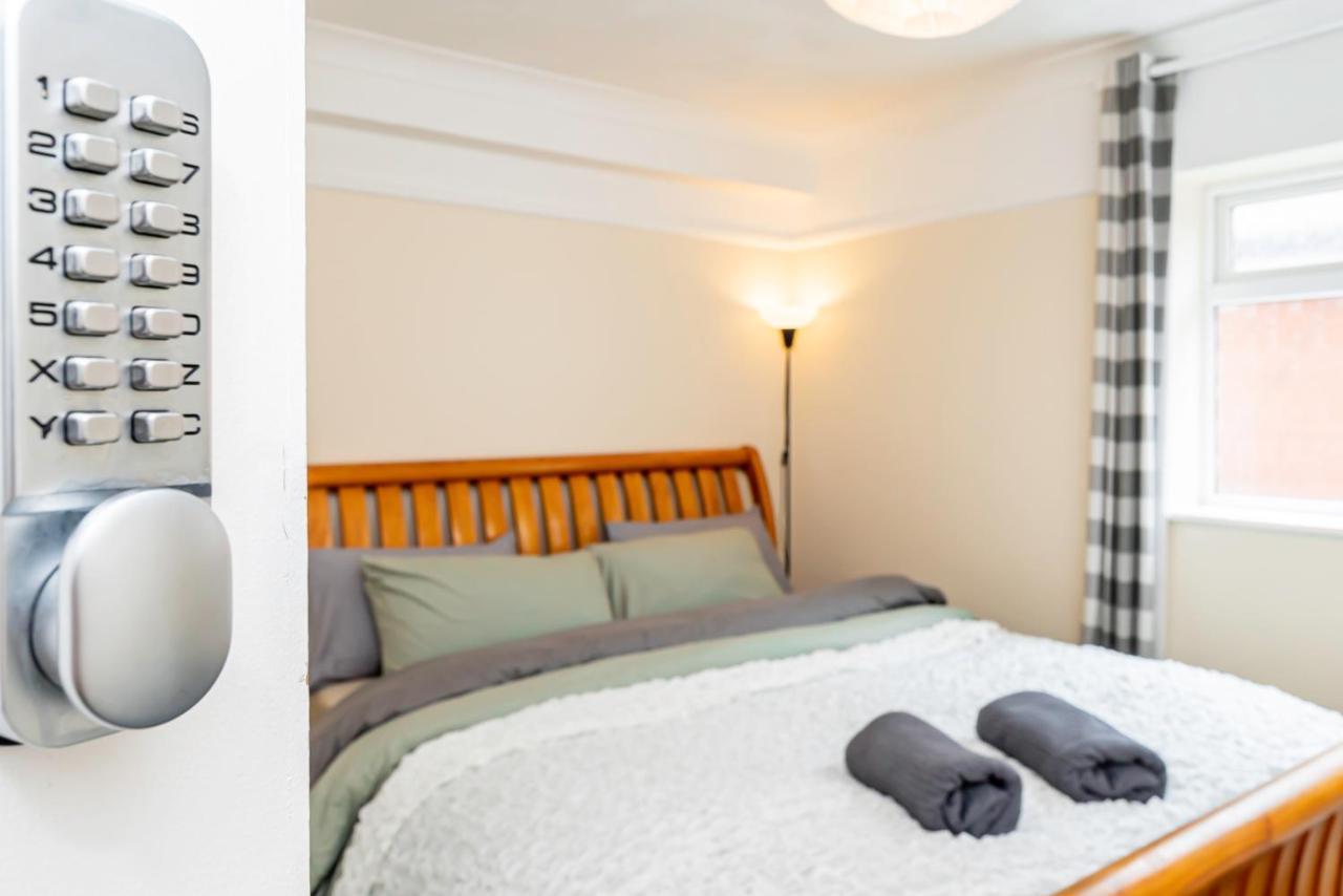 Shirley House 4, Guest House, Self Catering, Self Check In With Smart Locks, Use Of Fully Equipped Kitchen, Close To City Centre, Ideal For Longer Stays, Excellent Transport Links Southampton Eksteriør bilde