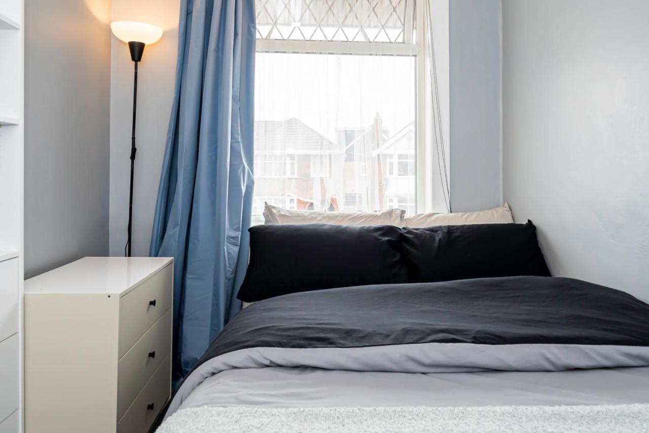 Shirley House 4, Guest House, Self Catering, Self Check In With Smart Locks, Use Of Fully Equipped Kitchen, Close To City Centre, Ideal For Longer Stays, Excellent Transport Links Southampton Eksteriør bilde