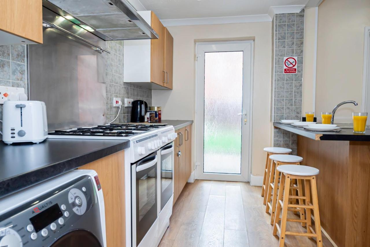 Shirley House 4, Guest House, Self Catering, Self Check In With Smart Locks, Use Of Fully Equipped Kitchen, Close To City Centre, Ideal For Longer Stays, Excellent Transport Links Southampton Eksteriør bilde